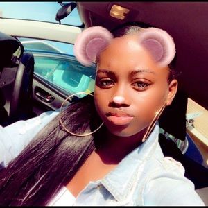 Meet your Posher, Naomi